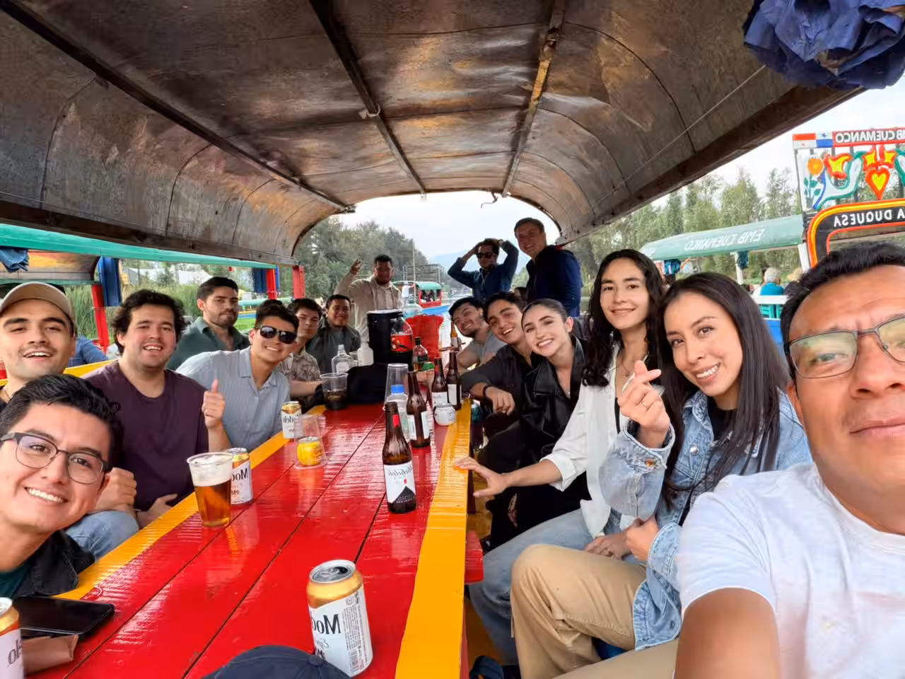 Equipo Grupalia en Xochimilco